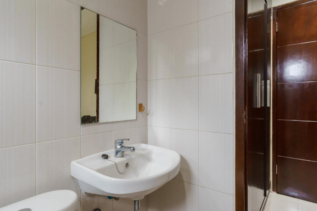Dago Suites Syariah Cikarang Mitra Reddoorz เบกาซิ ภายนอก รูปภาพ