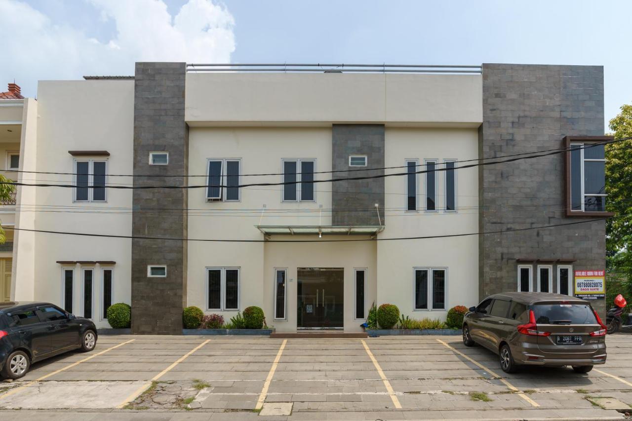 Dago Suites Syariah Cikarang Mitra Reddoorz เบกาซิ ภายนอก รูปภาพ